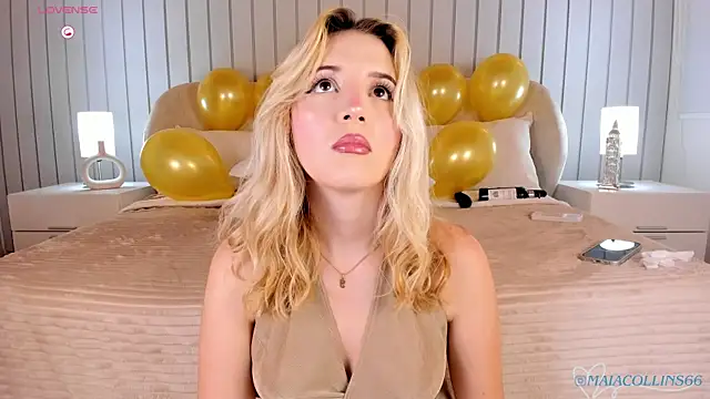 Snapshot of Maia_Collins chatting on July 19, 7:10 pm Maia Collins online show from July 19, 7:10 pm