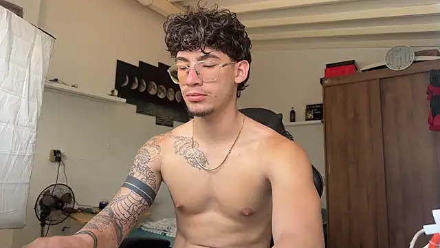 Kisan Smith online show from April 20, 4:52 pm