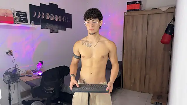 Kisan Smith online show from October 19, 6:16 am