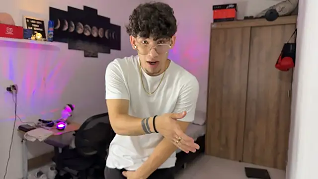 Kisan Smith online show from November 13, 1:20 am