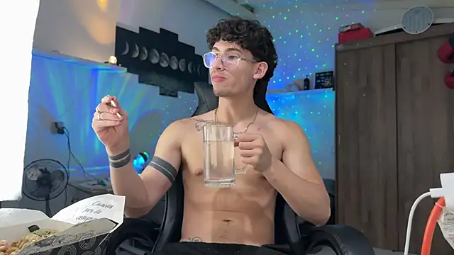 Kisan Smith online show from March 3, 1:56 am