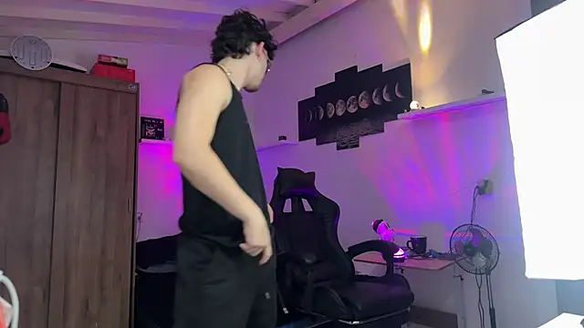 Kisan Smith online show from April 7, 4:03 am