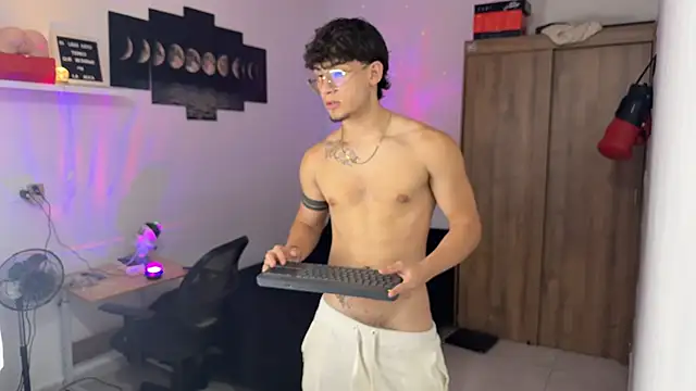 Kisan Smith online show from October 12, 3:41 am