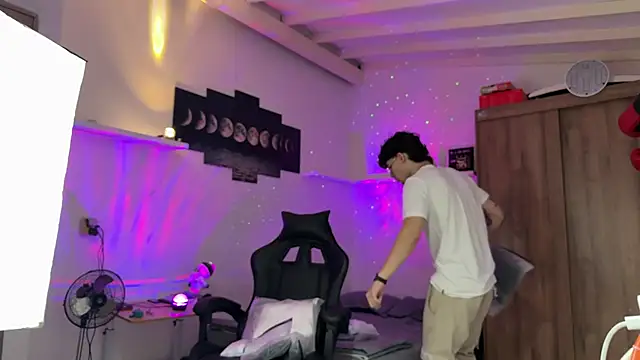 Kisan Smith online show from March 14, 5:13 am