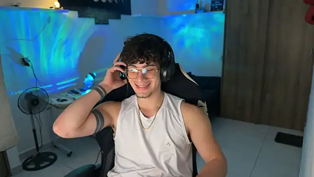 Kisan Smith online show from February 12, 4:34 am