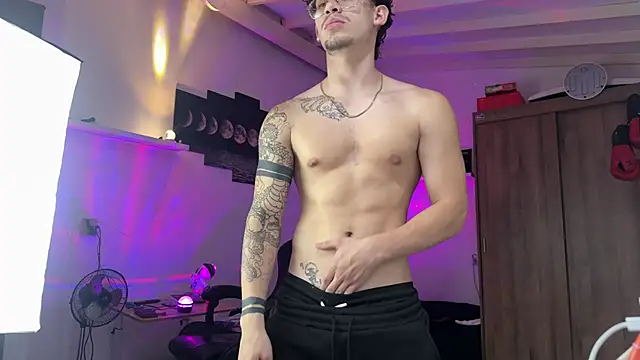 Kisan Smith online show from April 8, 4:36 am