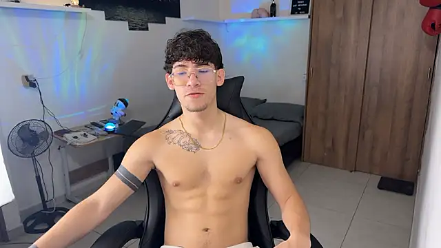 Kisan Smith online show from February 25, 10:42 pm