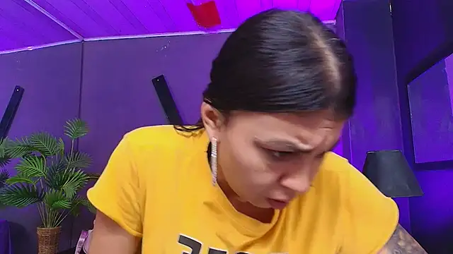 Snapshot of Juliet_Nasty chatting on October 4, 12:39 pm Juliet Nasty online show from October 4, 12:39 pm