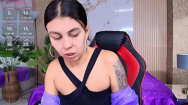 Juliet Nasty online show from December 1, 1:01 pm