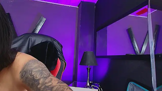 Snapshot of Juliet_Nasty chatting on October 3, 12:06 pm Juliet Nasty online show from October 3, 12:06 pm