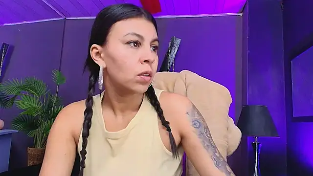 Snapshot of Juliet_Nasty chatting on September 25, 12:44 pm Juliet Nasty online show from September 25, 12:44 pm