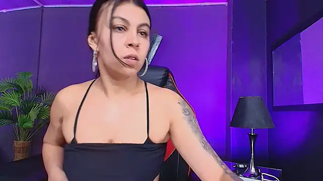 Snapshot of Juliet_Nasty chatting on October 6, 12:39 pm Juliet Nasty online show from October 6, 12:39 pm