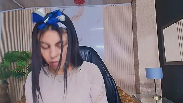 Snapshot of Juliet_Nasty chatting on October 30, 12:14 pm Juliet Nasty online show from October 30, 12:14 pm