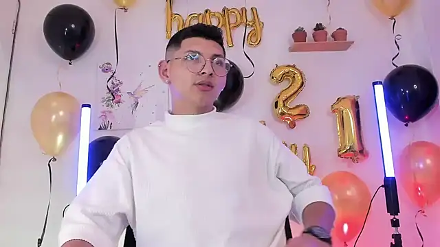 a lejandro 0 8 online show from February 18, 10:58 pm