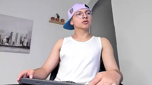 a lejandro 0 8 online show from March 10, 2:28 am