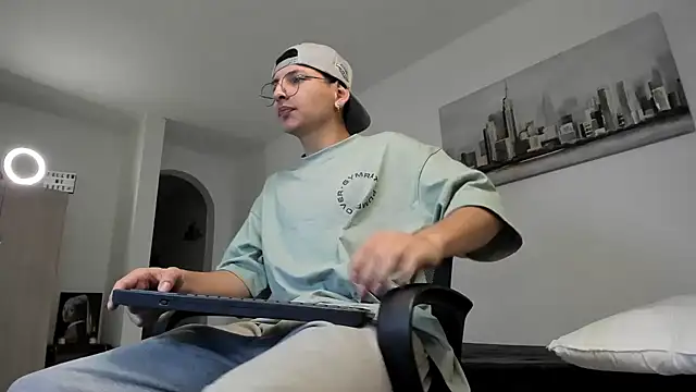 a lejandro 0 8 online show from March 11, 6:19 am