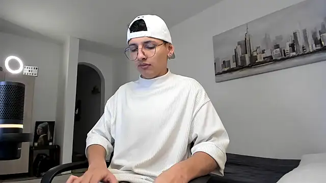 a lejandro 0 8 online show from March 11, 1:01 pm