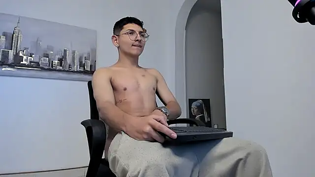 a lejandro 0 8 online show from March 8, 5:28 am