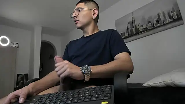 a lejandro 0 8 online show from March 14, 5:59 am