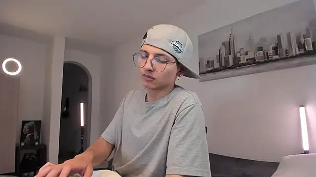 a lejandro 0 8 online show from March 19, 10:22 am