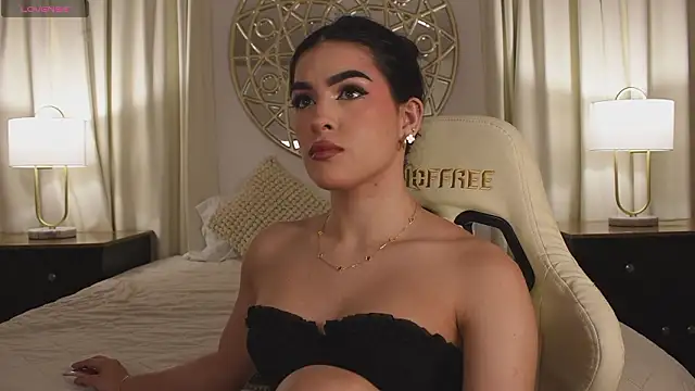 Antonellaparis  online show from March 26, 4:22 am