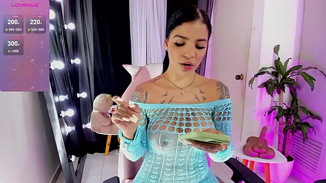 EmmaRusellx online show from November 13, 10:46 pm