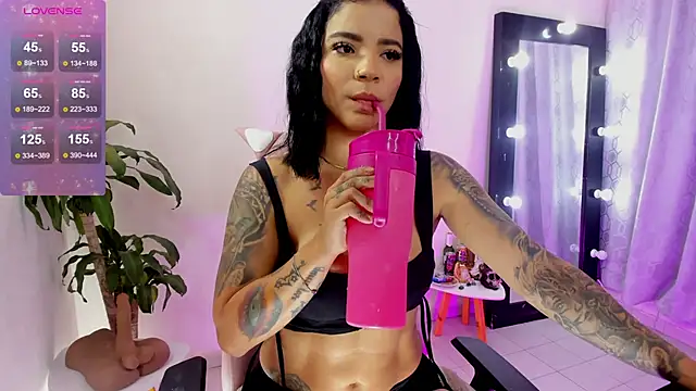 EmmaRusellx online show from March 16, 10:45 pm