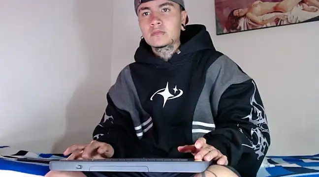 dannteftm online show from December 25, 3:17 pm