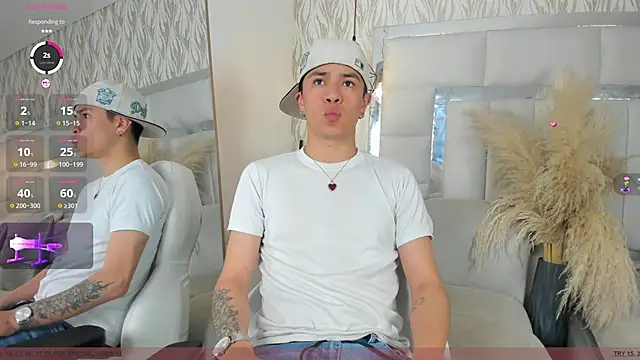 Snapshot of 1m_Joel chatting on November 23, 4:33 am 1m Joel online show from November 23, 4:33 am