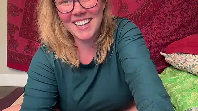 GlitterKitty108 online show from March 16, 9:06 pm