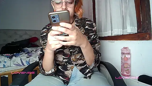 Snapshot of ConeNella chatting on March 14, 3:03 pm ConeNella online show from March 14, 3:03 pm