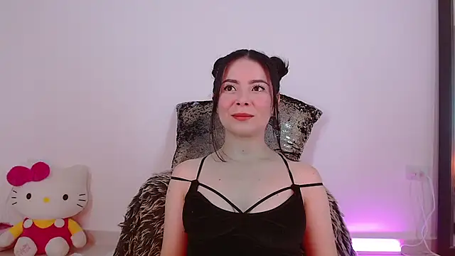 LauryMoons online show from May 8, 11:08 pm