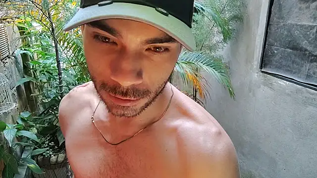 Snapshot of sexyboycolombi4 chatting on January 23, 4:59 pm sexyboycolombi4 online show from January 23, 4:59 pm