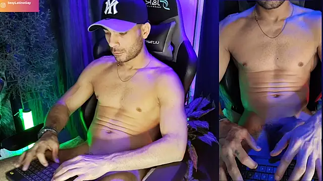 Snapshot of sexyboycolombi4 chatting on March 15, 8:48 am sexyboycolombi4 online show from March 15, 8:48 am
