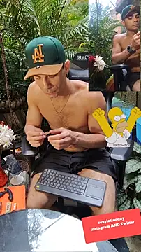 Snapshot of sexyboycolombi4 chatting on February 15, 4:45 pm sexyboycolombi4 online show from February 15, 4:45 pm