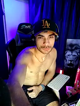 Snapshot of sexyboycolombi4 chatting on March 4, 5:21 am sexyboycolombi4 online show from March 4, 5:21 am