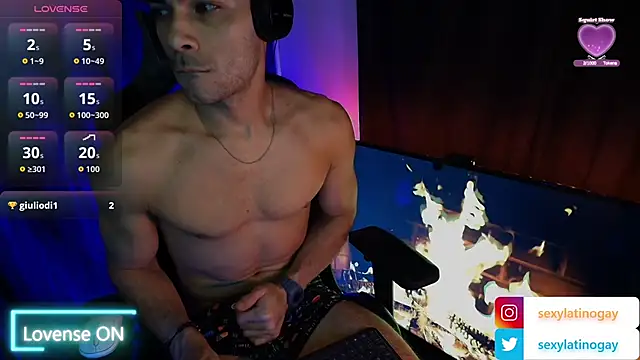 Snapshot of sexyboycolombi4 chatting on February 23, 12:12 am sexyboycolombi4 online show from February 23, 12:12 am