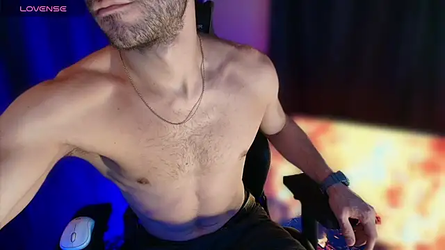 Snapshot of sexyboycolombi4 chatting on April 27, 9:02 pm sexyboycolombi4 online show from April 27, 9:02 pm