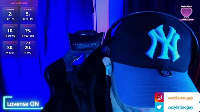 Snapshot of sexyboycolombi4 chatting on December 14, 10:21 am sexyboycolombi4 online show from December 14, 10:21 am