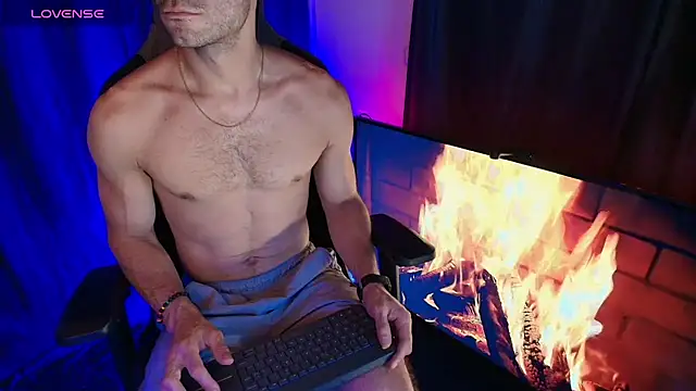 Snapshot of sexyboycolombi4 chatting on May 7, 9:18 pm sexyboycolombi4 online show from May 7, 9:18 pm