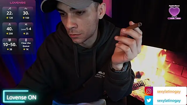 Snapshot of sexyboycolombi4 chatting on February 3, 6:51 am sexyboycolombi4 online show from February 3, 6:51 am