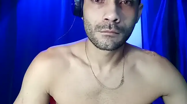 Snapshot of sexyboycolombi4 chatting on March 17, 11:00 am sexyboycolombi4 online show from March 17, 11:00 am