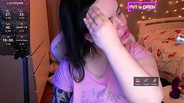 Snapshot of og_maddison chatting on December 13, 3:16 am og maddison online show from December 13, 3:16 am