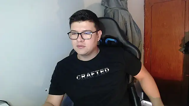 Plug Control online show from December 19, 4:31 pm