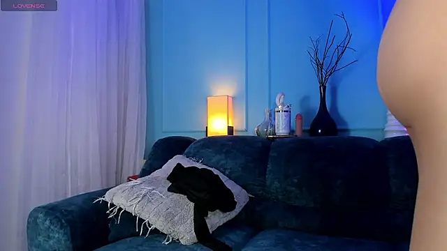 Courtney gonet online show from October 22, 12:37 pm