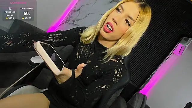 Courtney gonet online show from February 7, 12:57 pm