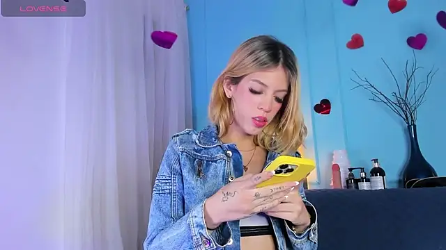 Courtney gonet online show from February 18, 3:53 am