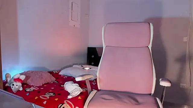 Carolinarossees online show from December 24, 12:11 am
