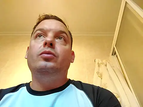 Jose HotLatino online show from October 27, 11:00 am