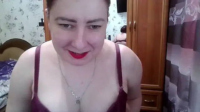 Snapshot of SophieNightAh chatting on February 18, 6:26 pm SophieNightAh online show from February 18, 6:26 pm